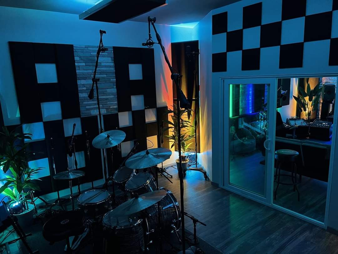 Additional studio view at Skyy Lodge Studio in Pennsylvania